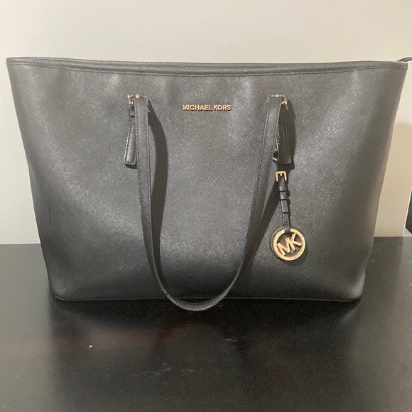 Michael Kors Handbags - Large black Michael Kors Tote bag